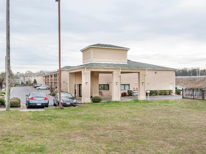 Oyo Hotel Kannapolis 4