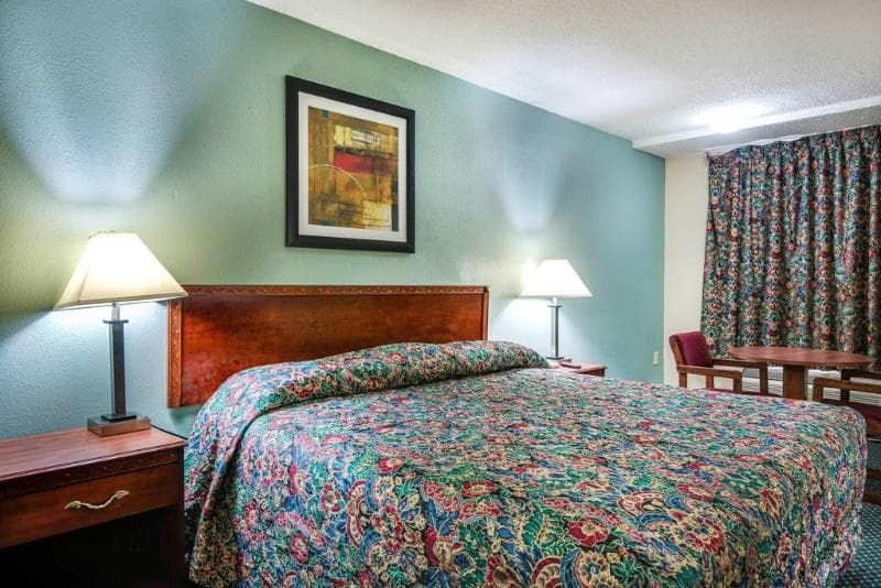Motel 6 Kenly 3