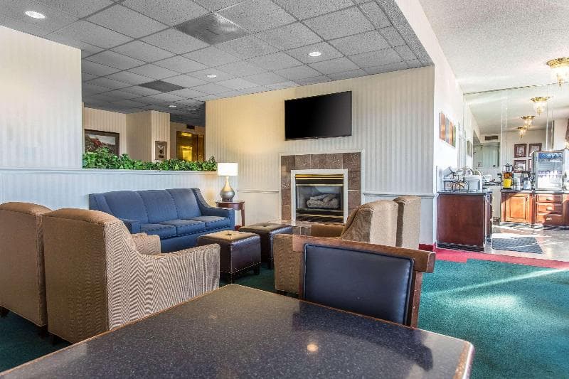 Comfort Inn 4