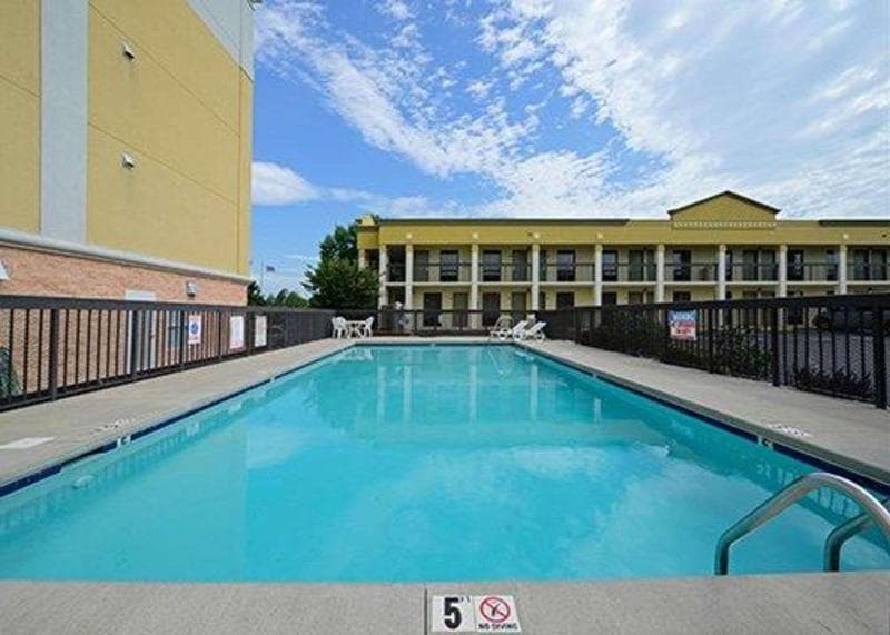 Quality Inn & Suites Mooresville 3