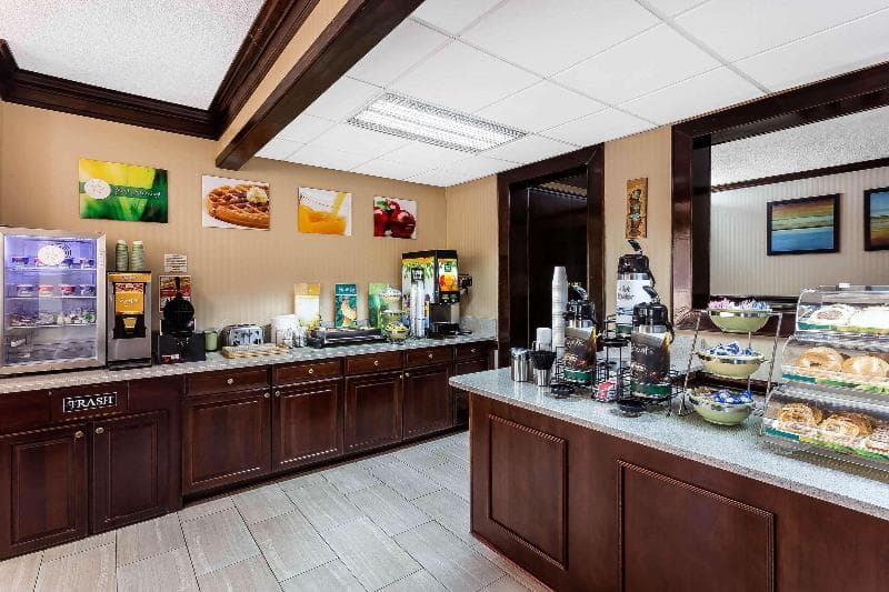 Quality Inn & Suites Mooresville 4