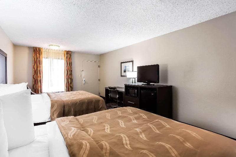 Quality Inn & Suites Mooresville 5