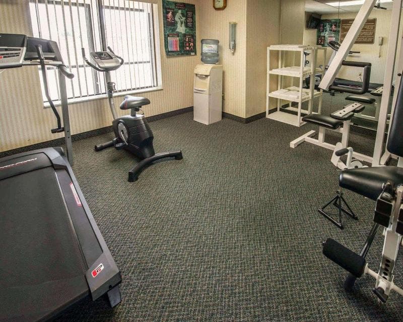 Comfort Inn & Suites 3