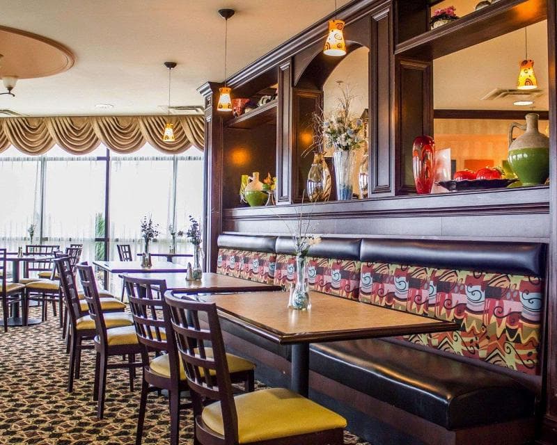 Comfort Suites Edinboro 3