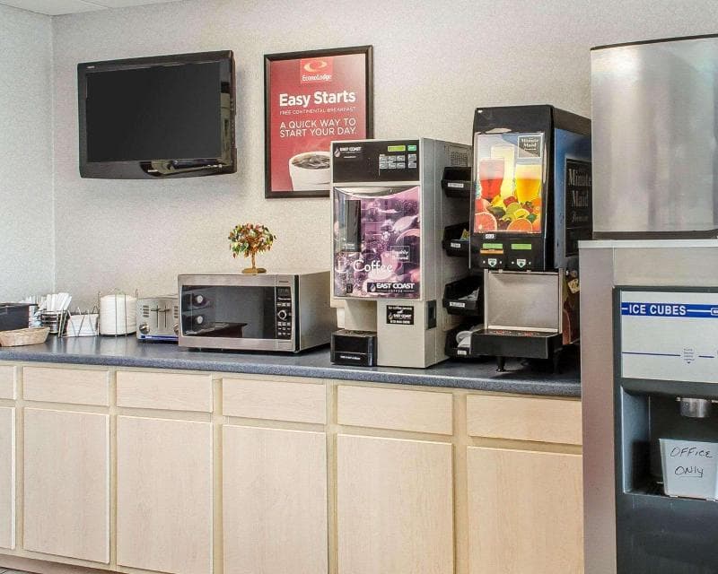 Econo Lodge Frackville 4
