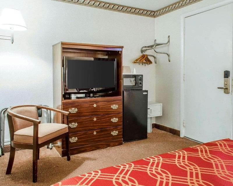 Econo Lodge Frackville 2