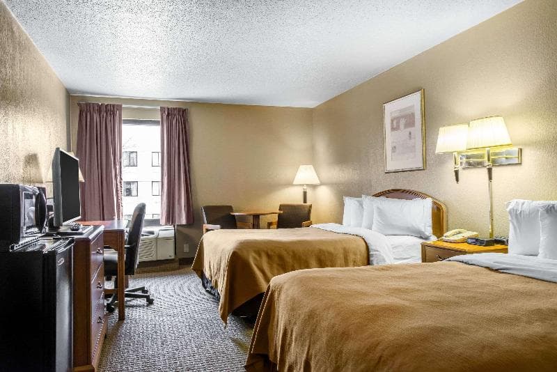 Comfort Inn & Suites 5
