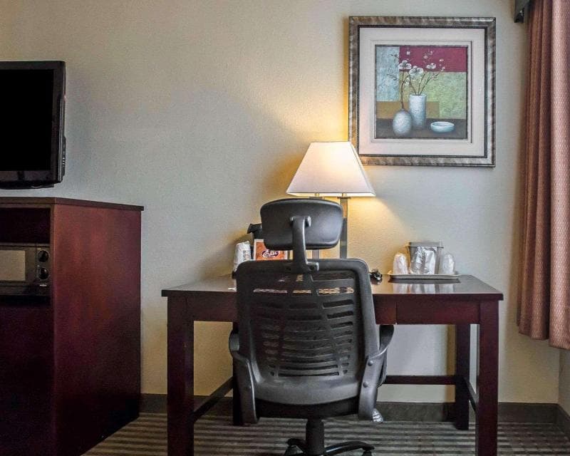 Quality Inn 3