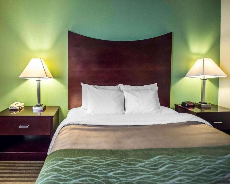 Quality Inn 4