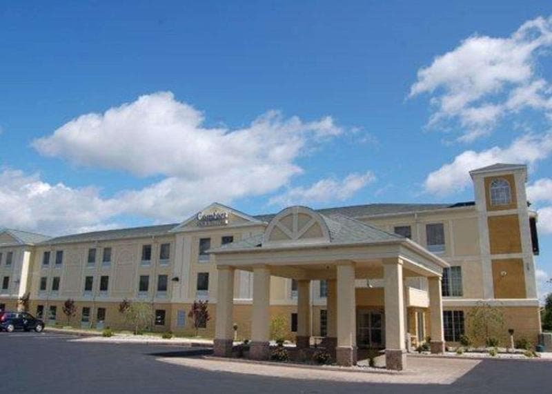 Comfort Inn And Suites Near Pocono Mountains 2