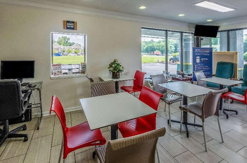 Econo Lodge Goose Creek 4