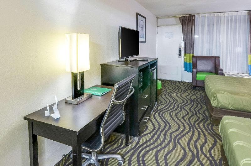 Quality Inn & Suites 4