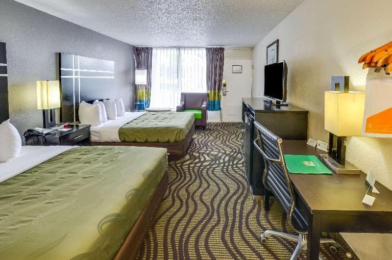 Quality Inn & Suites 5