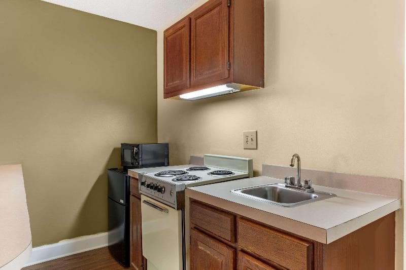 Econo Lodge Inn & Suites Lugoff 4