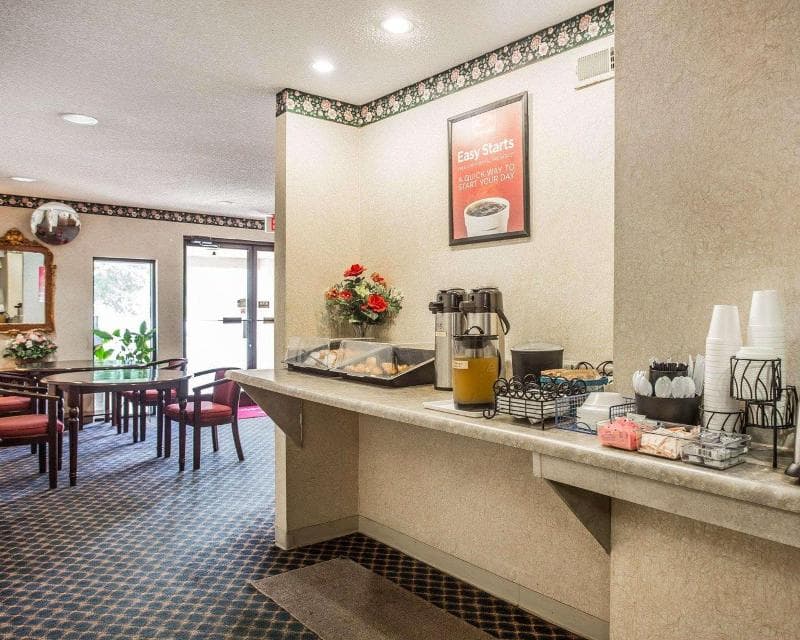 Econo Lodge Saint Stephen 5