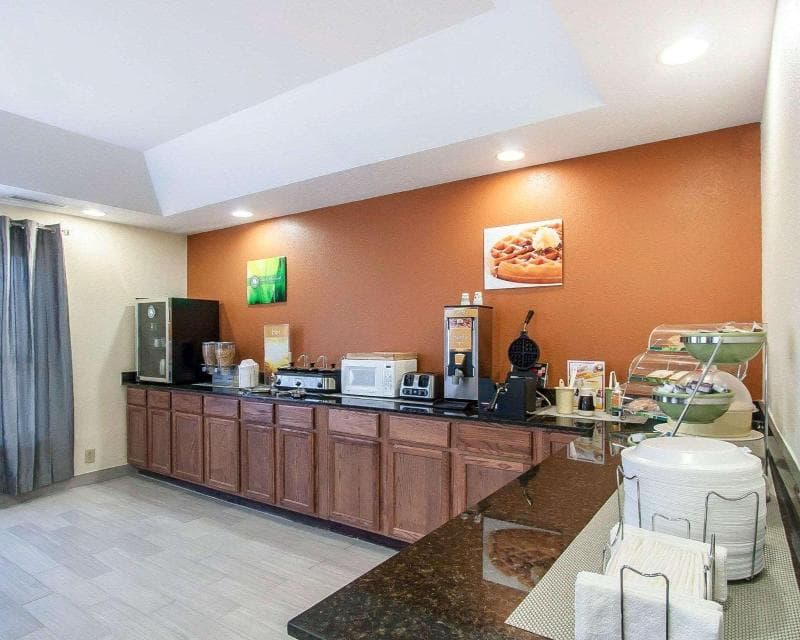 Quality Inn And Suites Centerville 3