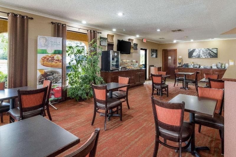 Quality Inn 4