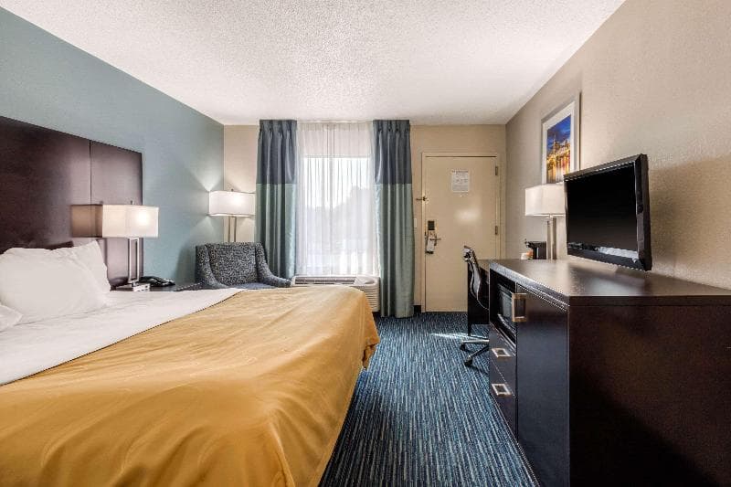 Quality Inn 5
