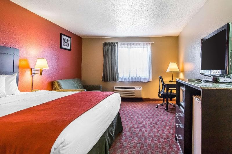 Quality Inn & Suites 2