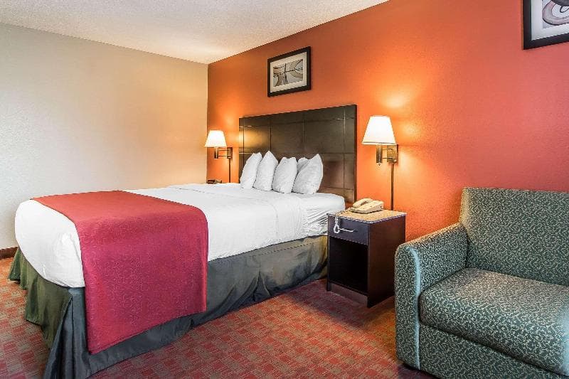 Quality Inn & Suites 4