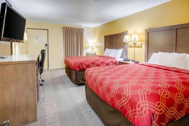 Econo Lodge 1