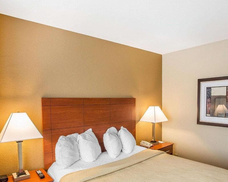 Quality Inn & Suites Mt. Juliet 2