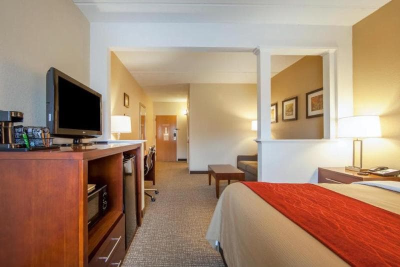 Comfort Inn At Royal Blue 2