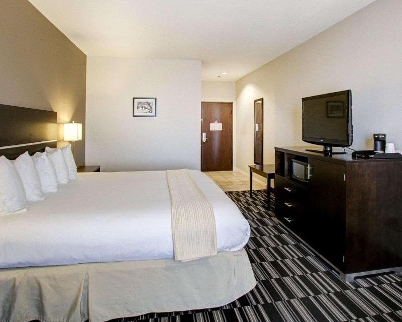 Quality Inn And Suites Bryan 4