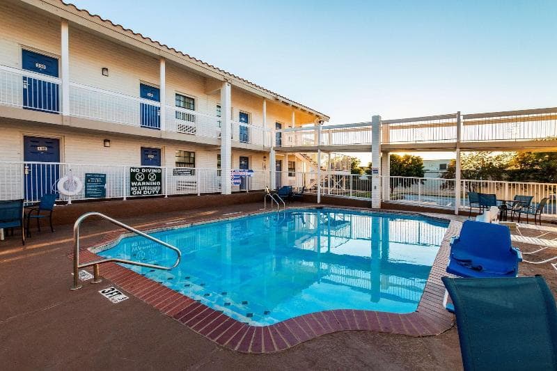 Motel 6 Euless DFW West