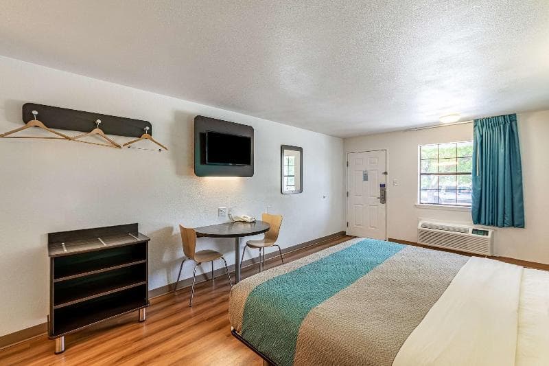 Motel 6 Georgetown 2
