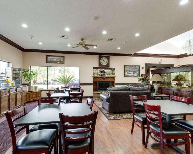 Comfort Suites Lake Jackson Clute 3