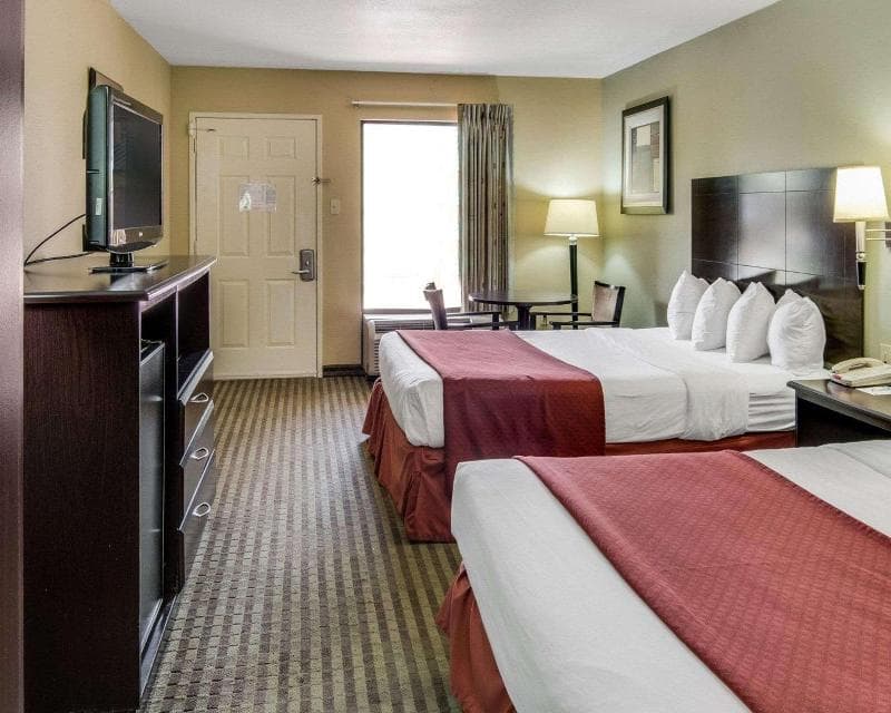 Quality Inn Mt. Pleasant 4