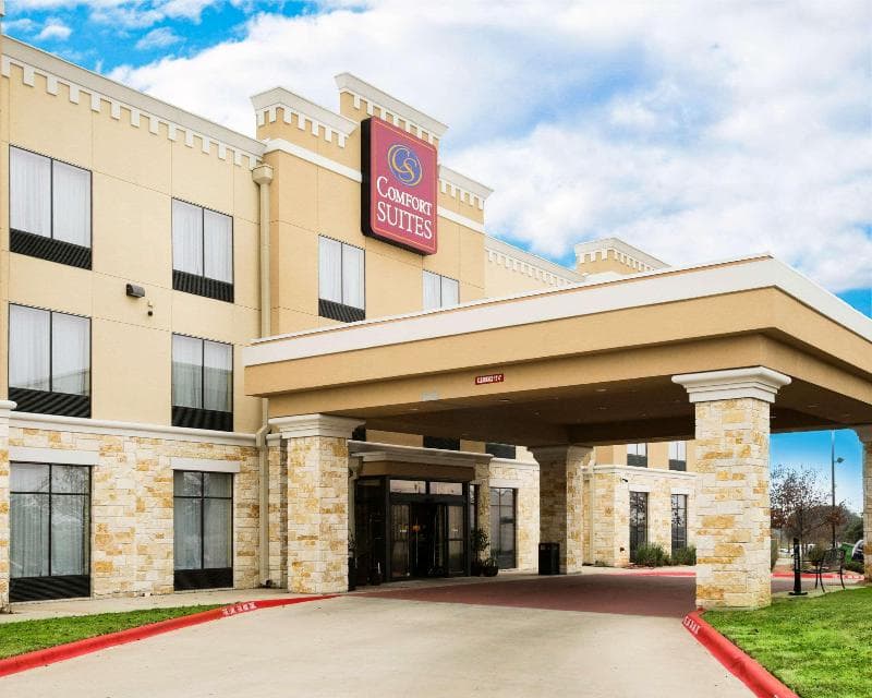 Comfort Suites North photo 1