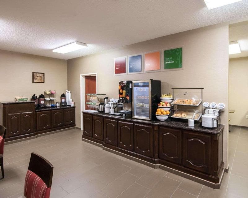 Comfort Inn Red Oak 3