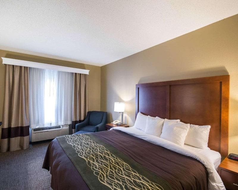 Comfort Inn Red Oak 4