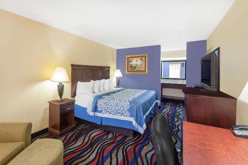 Days Inn By Wyndham Uvalde 4