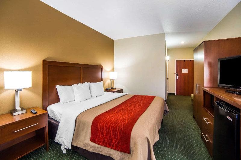 Quality Inn 4