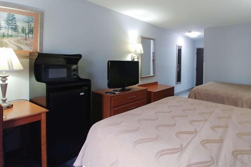 Quality Inn 3