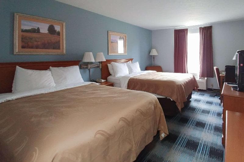 Quality Inn 4