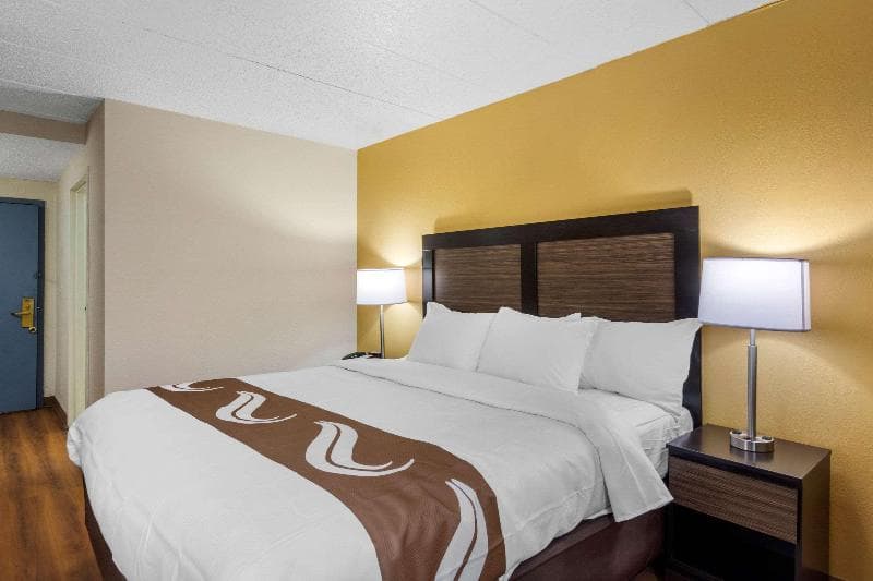 Quality Inn & Suites photo 1