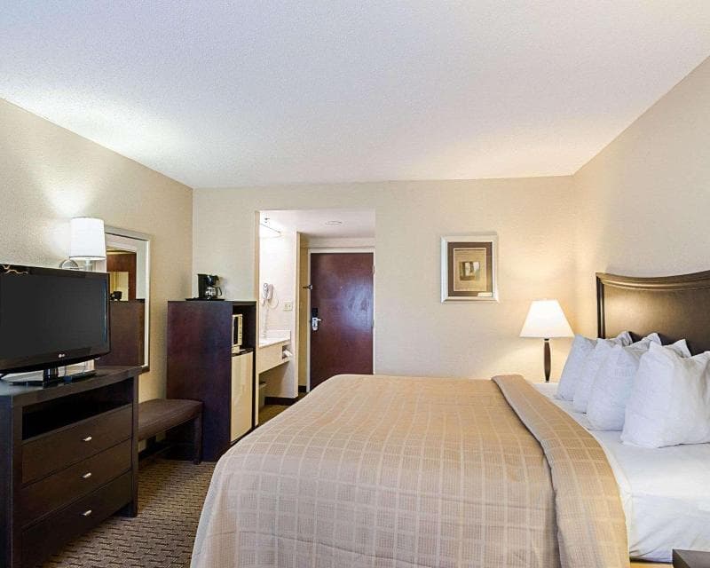 Quality Inn 3