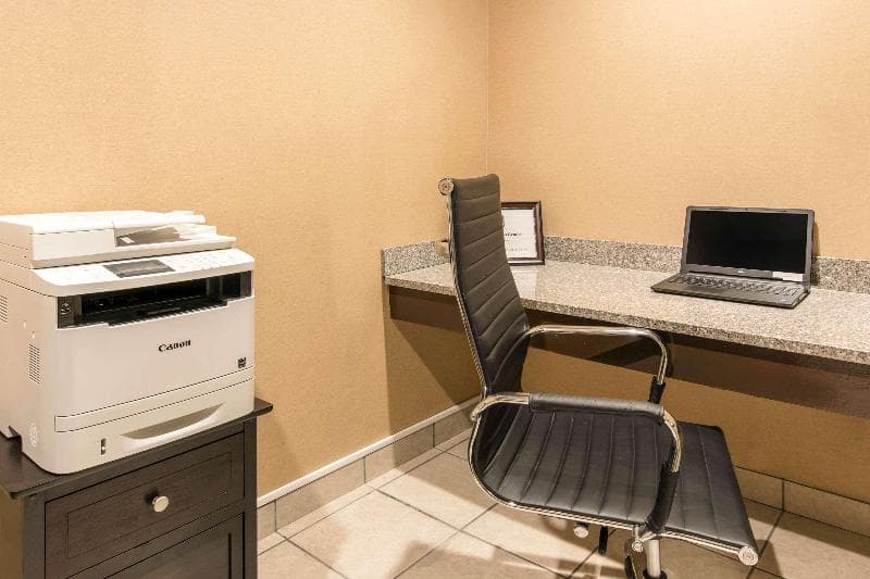 Quality Inn & Suites 5