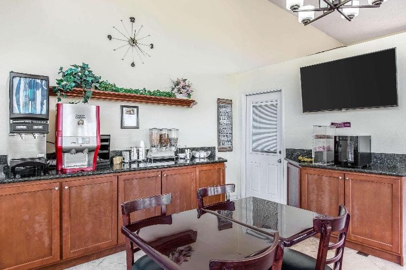 Rodeway Inn And Suites Canyon Lake photo 1