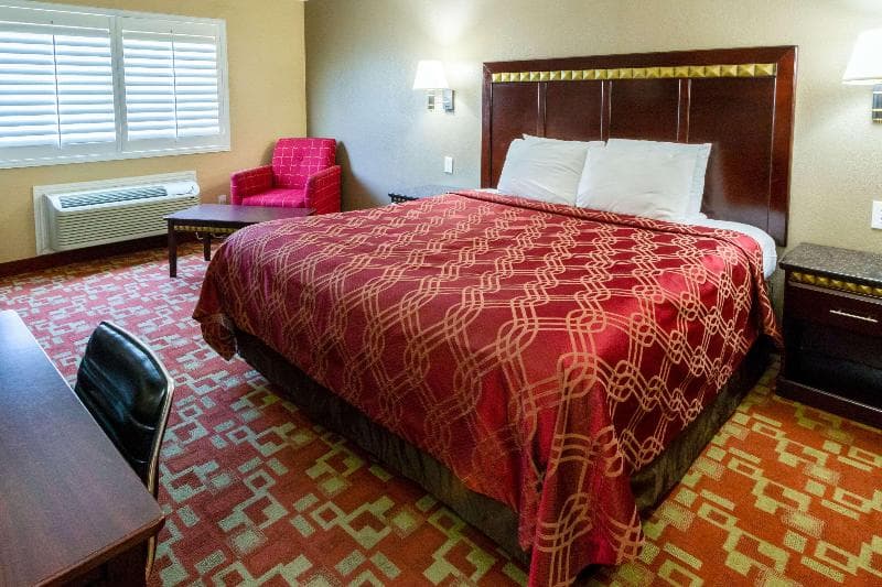 Econo Lodge Inn & Suites Fallbrook Downtown 3