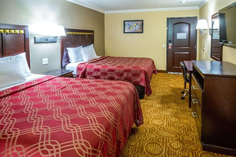 Econo Lodge Inn & Suites Fallbrook Downtown 5