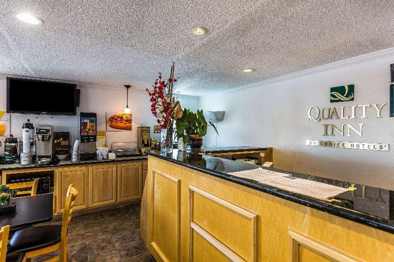 Quality Inn Near Fort Hunter Liggett 5
