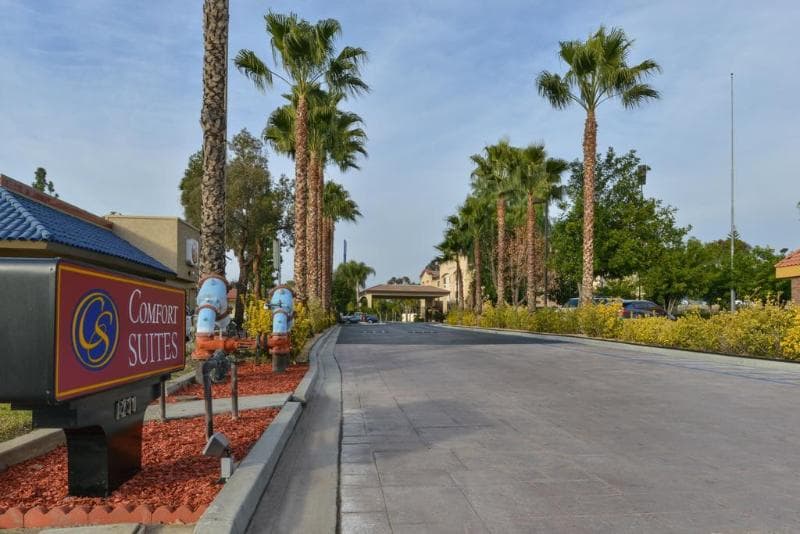 Comfort Suites Redlands 2