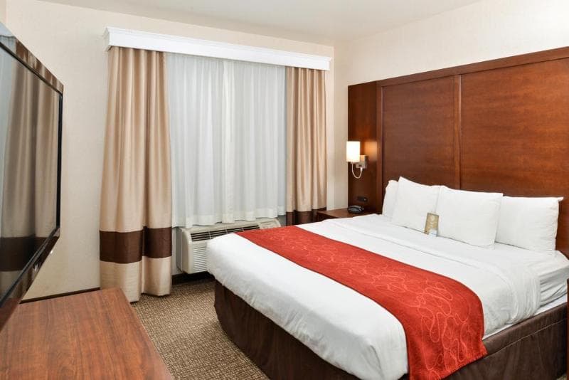 Comfort Suites Redlands 4