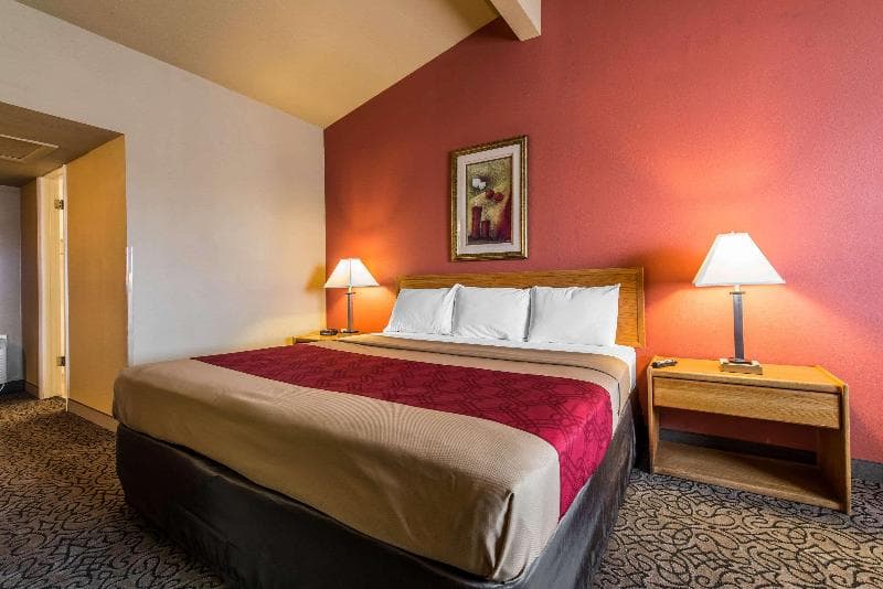 Rodeway Inn 3