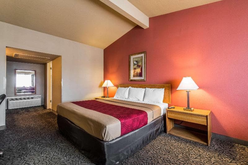 Rodeway Inn 4